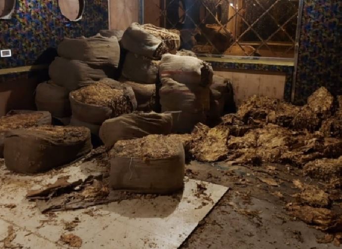 Percheziții la comercianții ilegali de tutun/Foto: Poliția Română