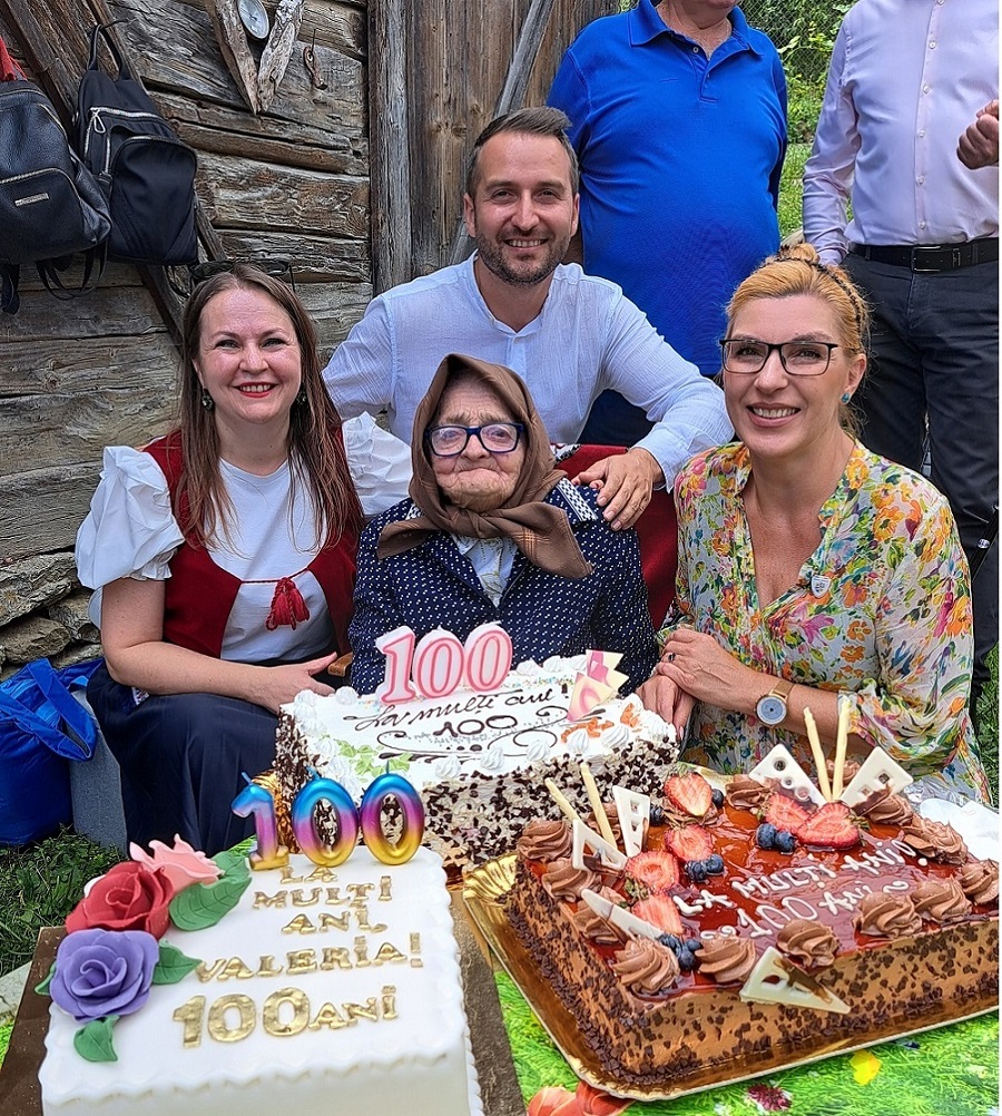 Valeria Deaș din satul Borzești a împlinit 100 de ani. Foto: Florin Lung