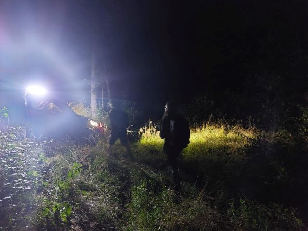 Doi turiști s-au rătăcit pe munte după ce s-au speriat de câinii unei stâni de oi/ Foto: Salvamont Maramures - Facebook