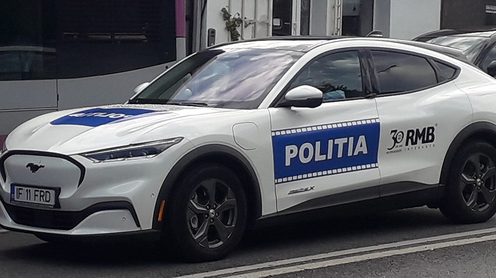 Un bolid de lux inscripționat cu Poliția Română văzut în traficul clujean