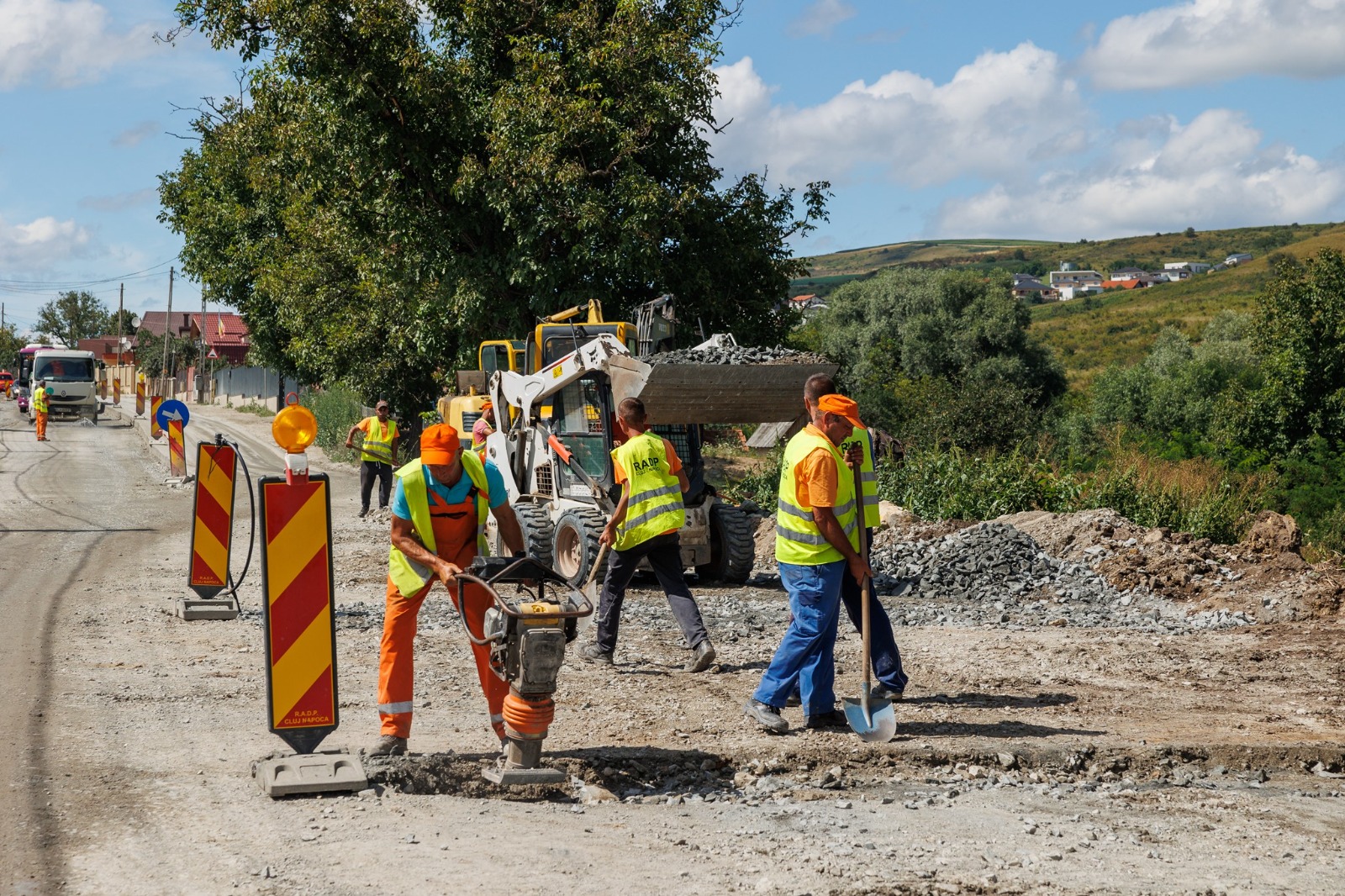 Lucrări de modernizare pe strada Valea Chintăului / Foto: Facebook - Emil Boc