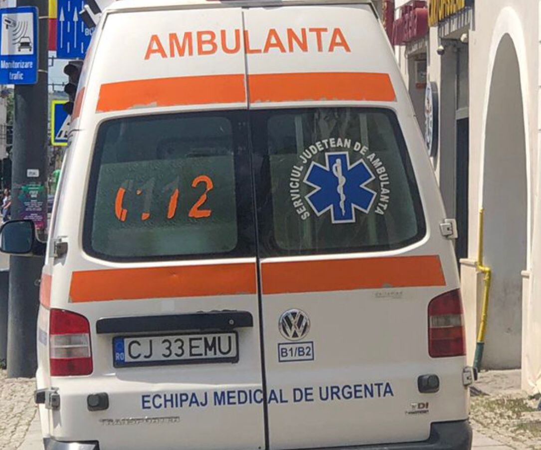 Bărbat accidentat la locul de muncă