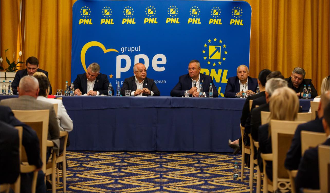 Primarul Emil Boc (foto centru) este de părere că divergențele dintre PNL și PSD sunt firești și nu rebuie să compromită coaliția de guvernare. FOTO: Facebook/ Emil Boc