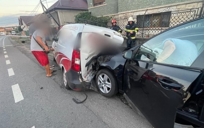 Un accident rutier s-a produs în Baciu între două mașini