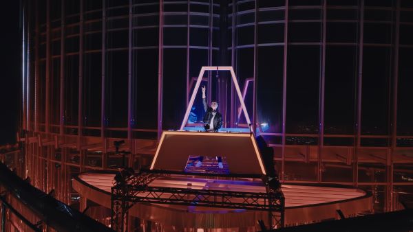 Mega Festivalul UNTOLD Dubai și Armin van Buuren lansează show-ul exclusiv de pe cea mai înaltă clădire de pe planetă