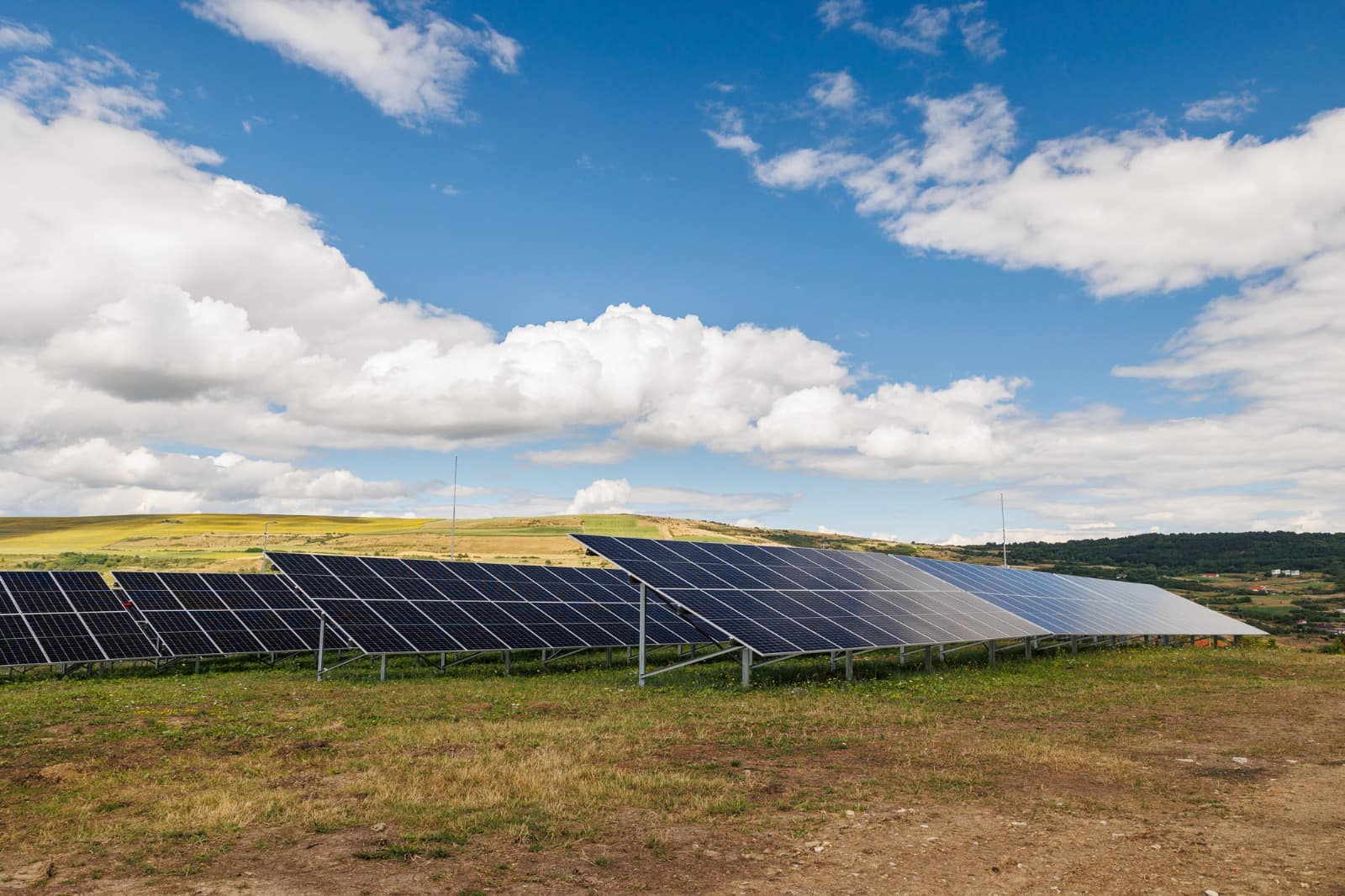 Parc fotovoltaic și eolian