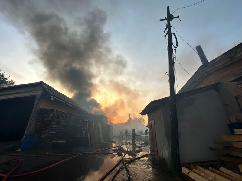 Incendiu la un depozit de carburanți din Mureș/Foto: ISU Mureș