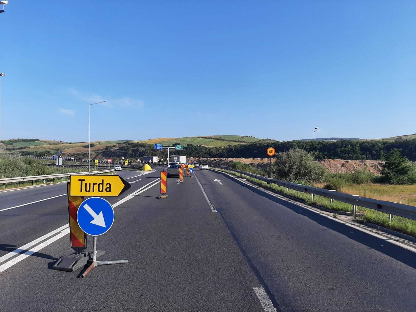 Se montează panouri fonoabsorbante pe A3. FOTO: Facebook/ DRDP Cluj