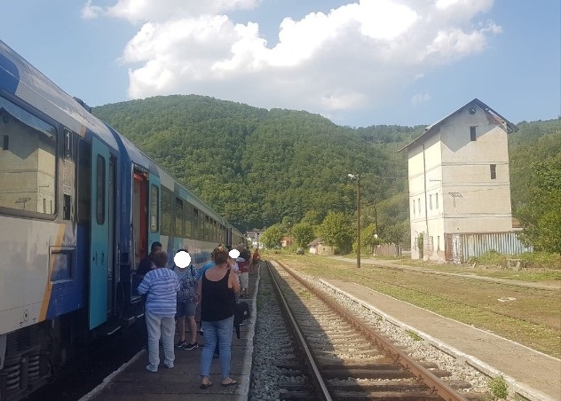 Întârziere de 4 ore cu trenul pe ruta Oradea-Cluj / Foto: Corina Brândușan