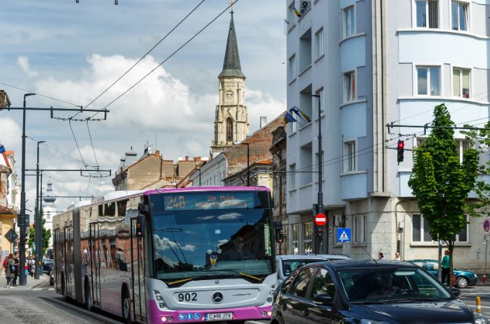 Mai multe autobuze pe străzile din oraș