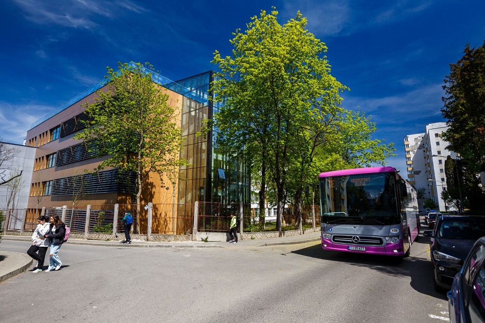 În acest moment există 14 trasee pentru autobuzele școlare