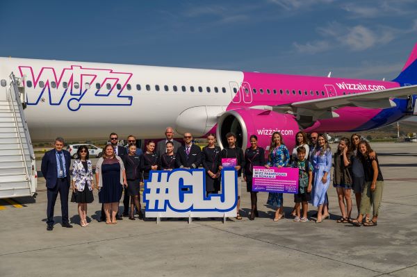Pasagerul cu numărul 80 de milioane a fost sărbătorit pe Aeroportul Cluj/ Foto: Aeroportul Internațional „Avram Iancu” Cluj