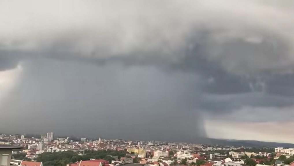 Așa arăta Clujul în timpul furtunii de vineri seară