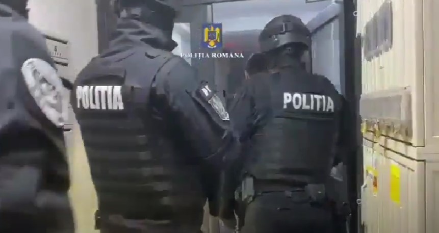 Percheziții la hackeri care au cauzat o pagubă de 2 milioane de euro / Foto: IPJ Cluj
