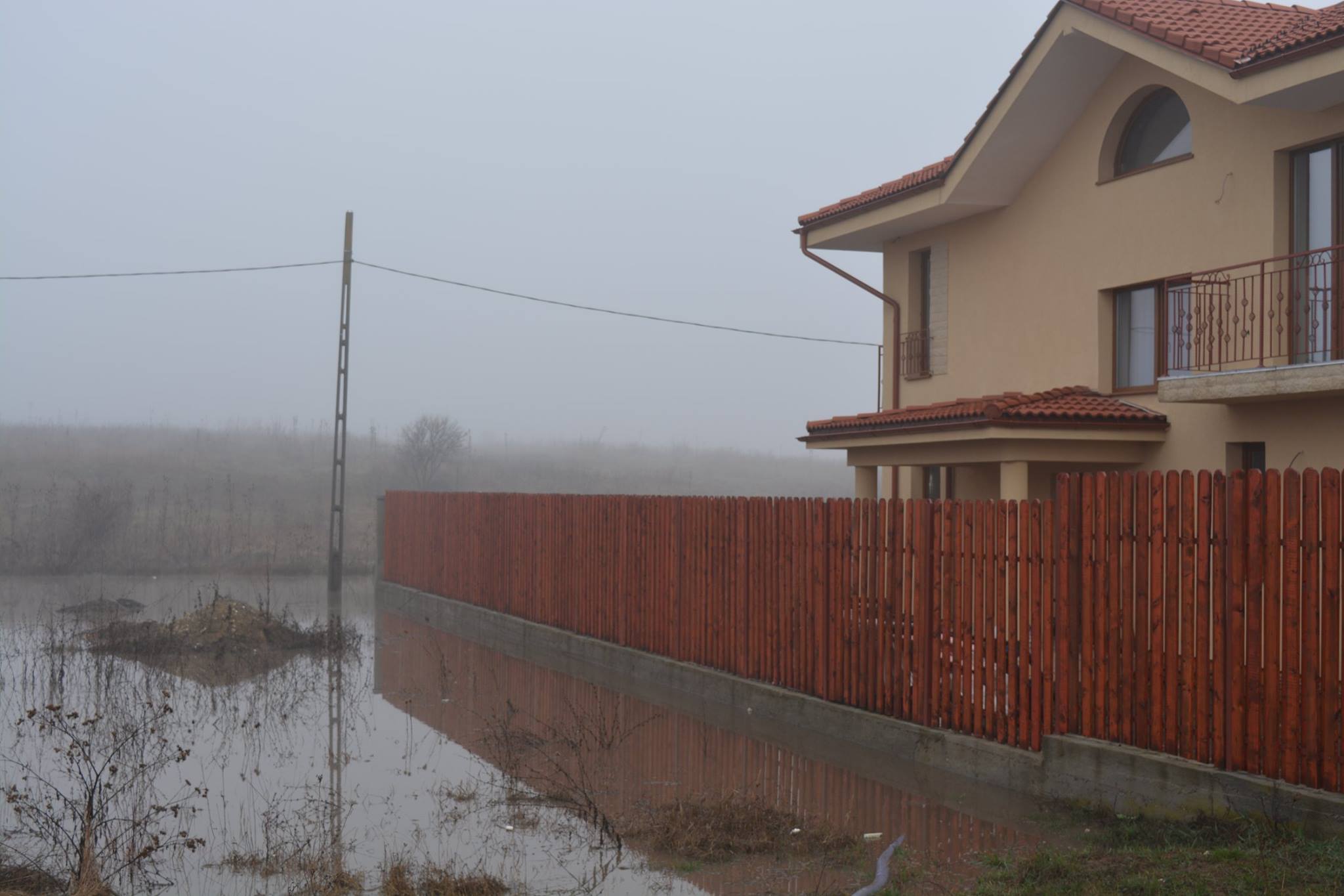 Demisoluri inundate pe mai multe străzi din Cluj-Napoca