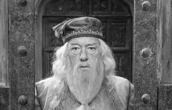 Sir Michael Gambon în rolul profesorului Dumbledore din Harry Potter/ Foto: Harry Potter - Facebook