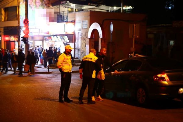 Polițiștii clujeni au făcut o razie în Hașdeu și pe strada Piezișă în primul weekend de la sosirea studenților în Cluj-Napoca/ Foto: IPJ Cluj
