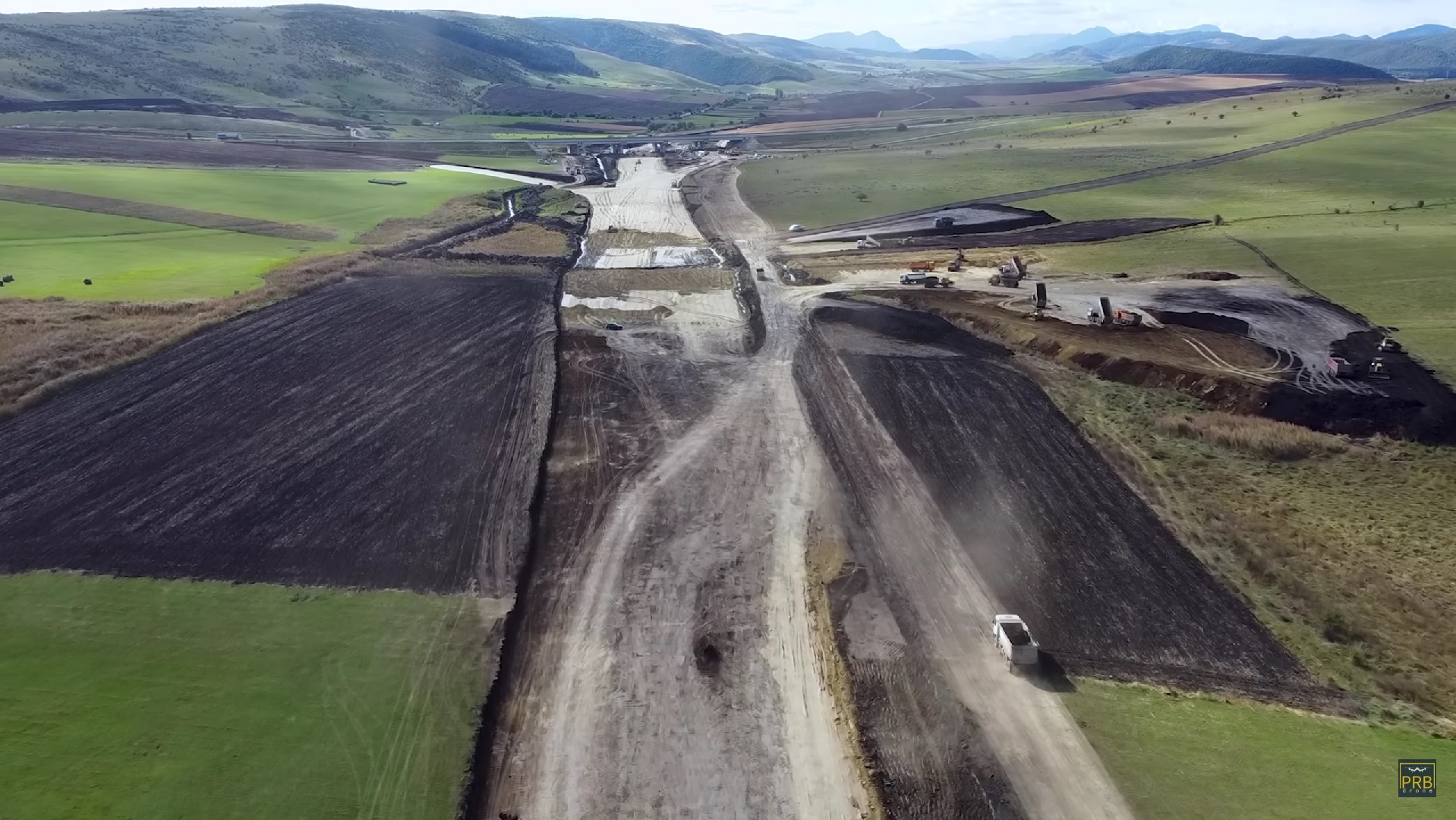 Lucrările la drumul de legătură Cluj-Autostrada Transilvania înaintează în ritm accelerat. FOTO: Captură video: Youtube/ Raul Pristopan