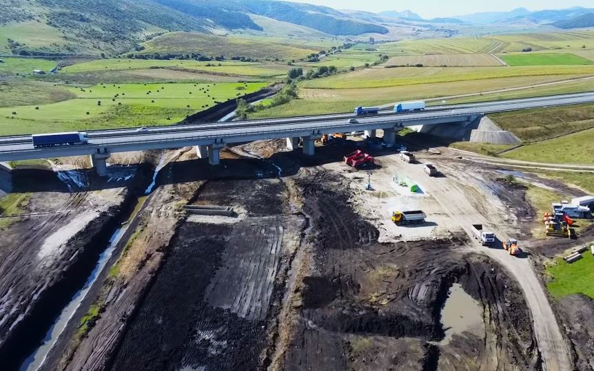 Lucrări pentru construirea Drumului Expres Tureni