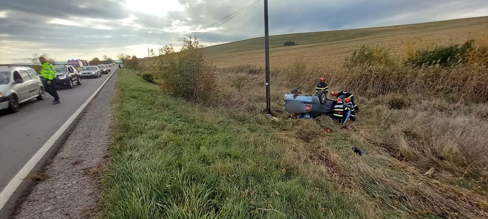 Mașină răsturnată la ieșire din Apahida  Foto ISU Cluj