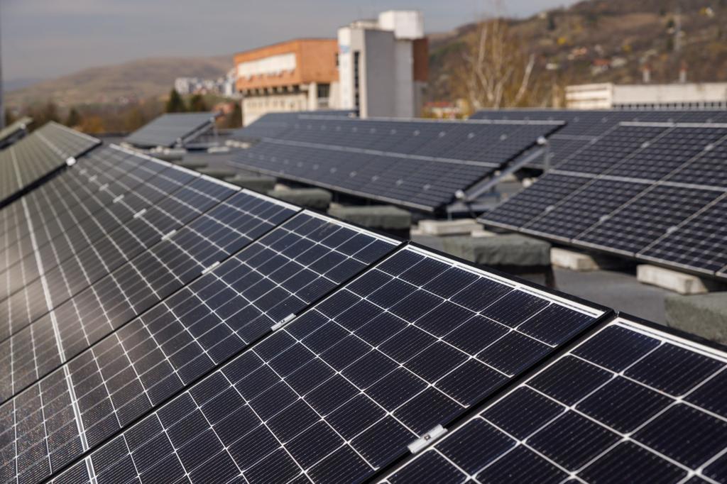 Licitații lansate pentru renovarea energetică a două școli din Cluj-Napoca. Sursa foto: Facebook/ Emil Boc