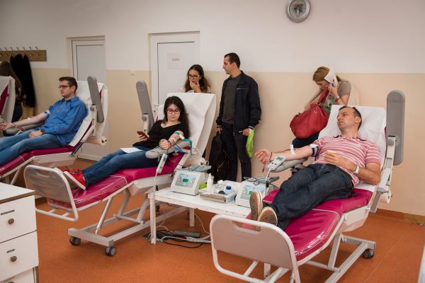 Universitatea Babeş-Bolyai organizează cea de-a 12-a ediţie a campaniei „Donăm împreună
