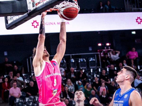 U-BT Cluj-Napoca a obţinut victorie clară