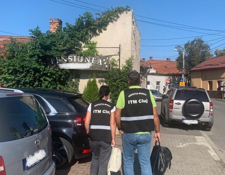Zeci de transportatori verificați de ITM Cluj. FOTO: Facebook/ Inspecția Muncii