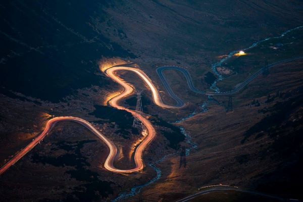Circulaţia pe Transfăgărăşan şi Transalpina se închide începând de luni