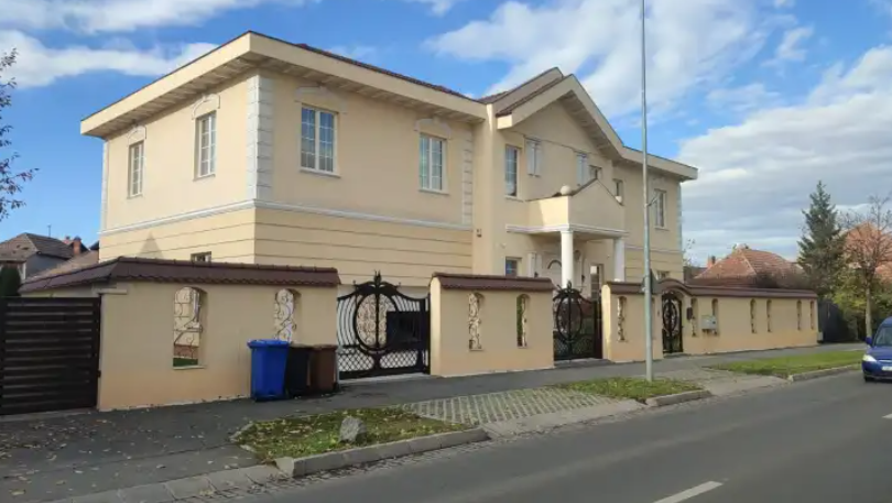 Bărbatul a fost bătut de hoți în propria casă/ Foto: mesageruldesibiu.ro
