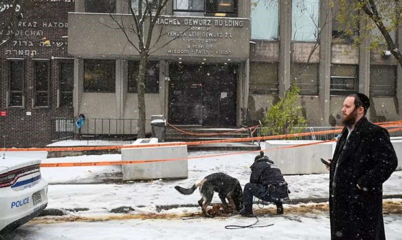 Două şcoli evreieşti din Montreal au fost vizate de focuri de armă în cursul nopţii de miercuri spre joi