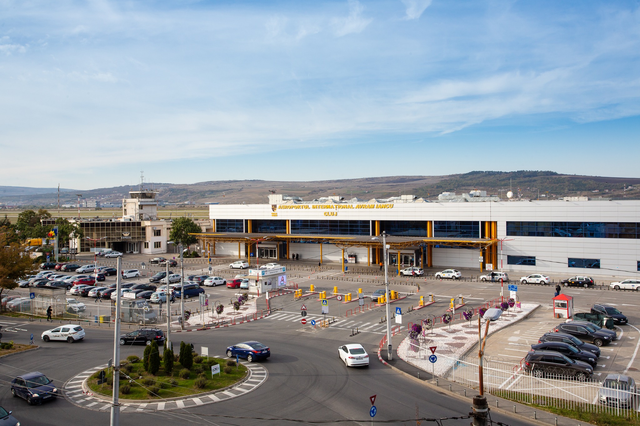 Polițiștii verifică taxiurile din proximitatea aeroporturilor din România. FOTO: Facebook/ Aeroportul Internațional „Avram Iancu” Cluj