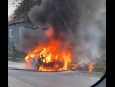 Autoturism cuprins de flăcări/Foto: Info Trafic jud. Cluj Facebook.com