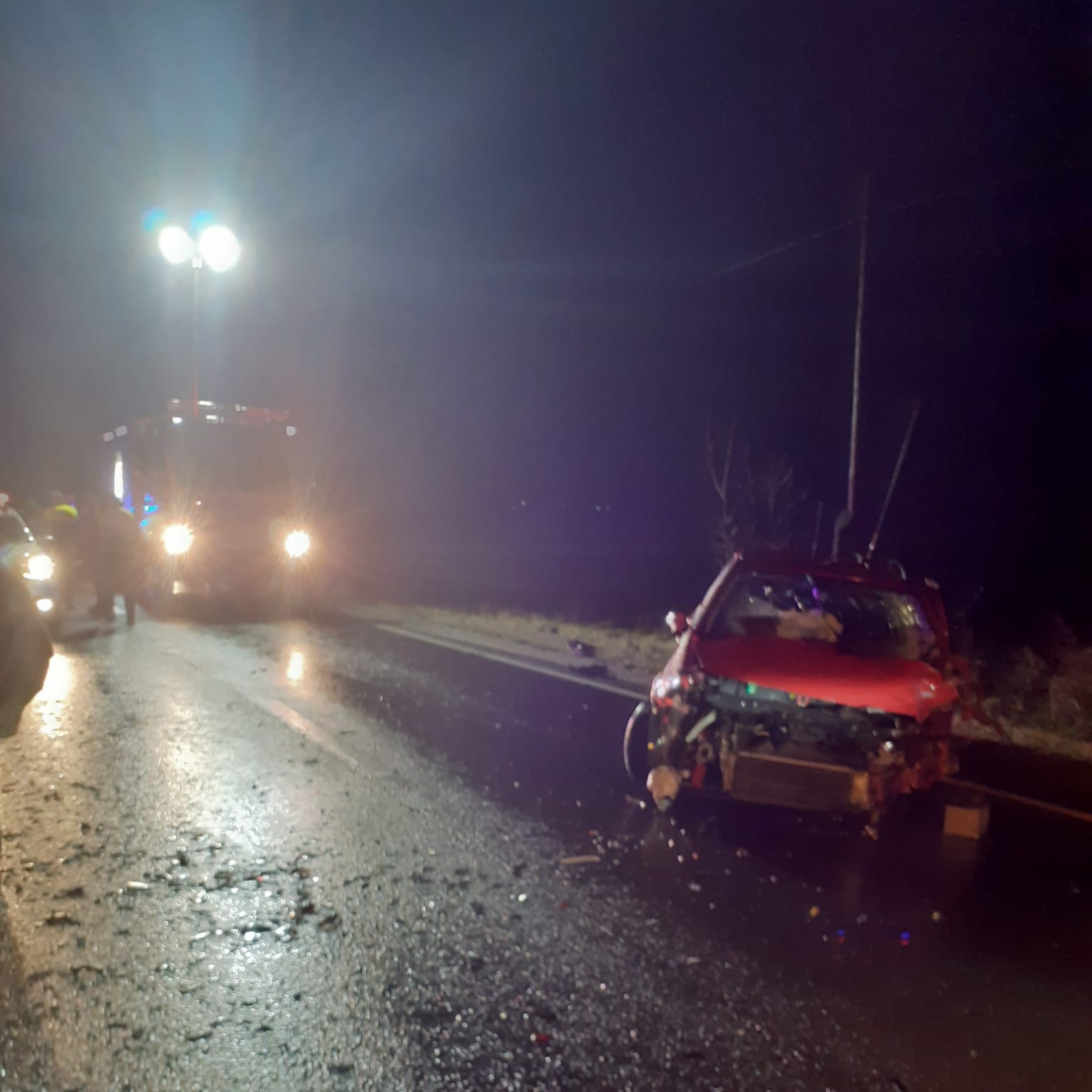 Un accident cu doi răniți a avut loc seara trecută în localitatea Bologa. FOTO: ISU Cluj