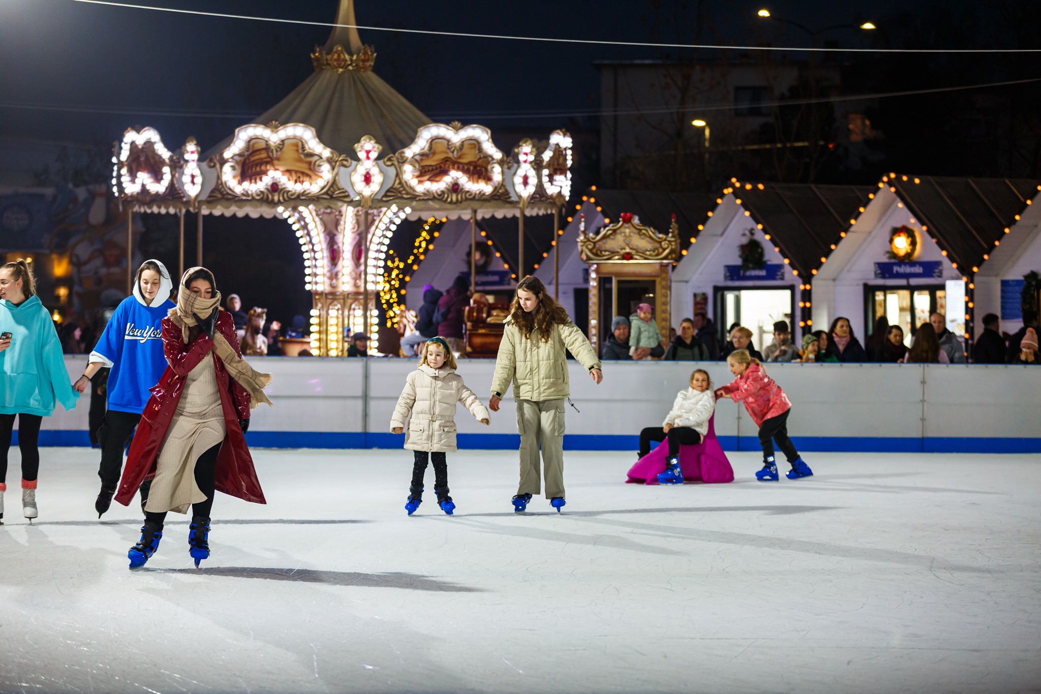 S-a deschis patinoarul de pe platoul Sălii Sporturilor. FOTO: Facebook/ Municipiul Cluj-Napoca