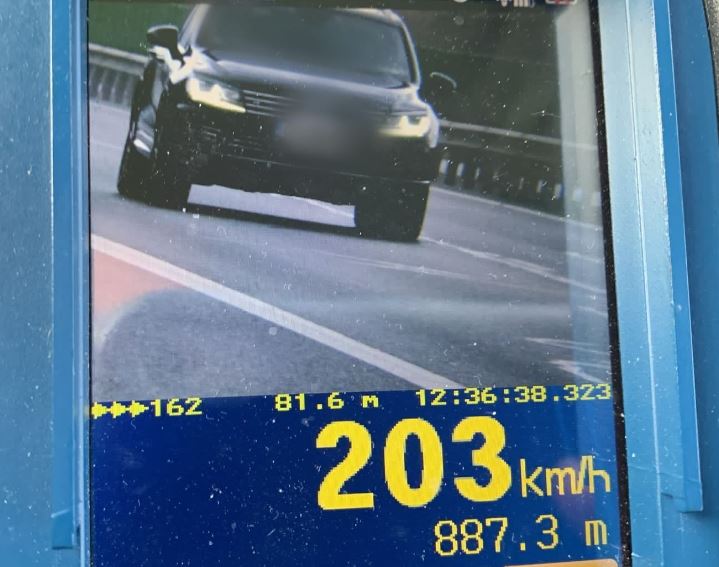 Șofer prins cu peste 200 km/h pe A3/Foto: IPJ Cluj
