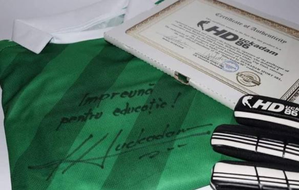 Tricoul și mănușile Helmut Duckadam