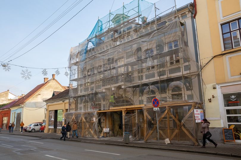 Mai multe clădiri neîngrijite vor fi supraimpozitate din 2024 / Foto: Emil Boc - Facebook