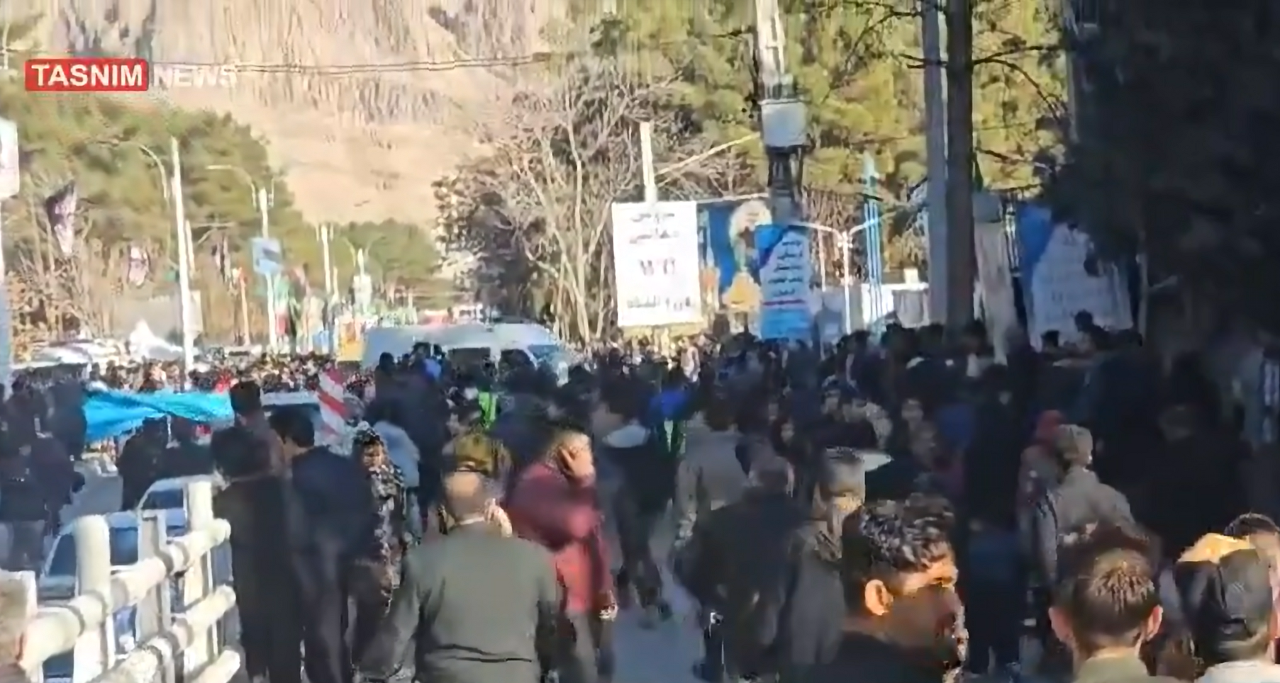 Două explozii au ucis peste 70 de persoane şi rănit alte zeci în apropierea unui cimitir din Iran/ Foto: @ShaykhSulaiman - Twitter