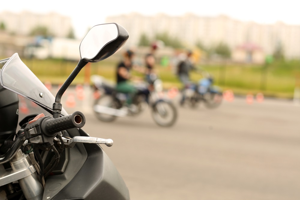 Legea care acordă posesorilor de carnet categoria B permisiunea de a conduce motociclete
