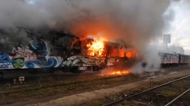 Incendiu la două vagoane
