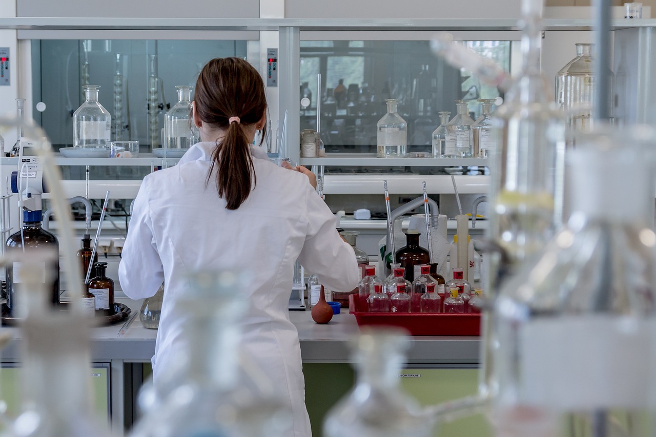 Primul pacient român care prezintă coinfecţie de gripă şi COVID-19. FOTO: Pixabay