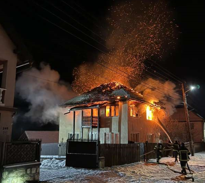 Bărbat mort în urma unui incendiu care i-a cuprins locuința/Foto: ISU Harghita