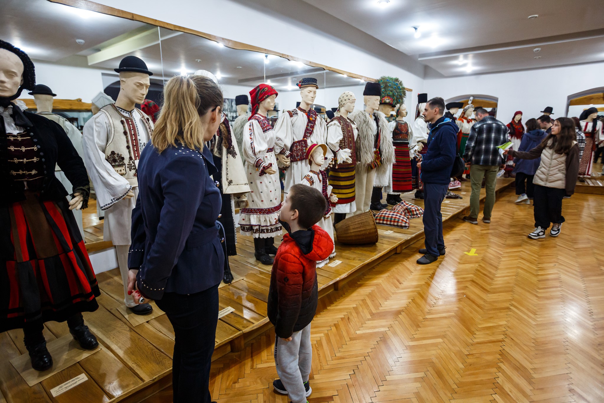 Elevii din Cluj-Napoca vor beneficia de vouchere de cultură și de vouchere sportive