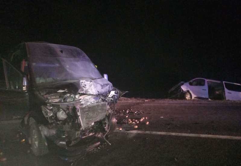 Două microbuze au fost implicate în accident/ Foto: ISU Sălaj