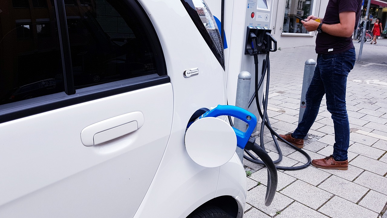 Noi stații de reîncărcare a vehiculelor electrice