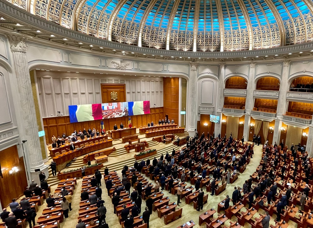 Ce cadouri au primit liderii din Parlamentul României la întâlnirile oficiale