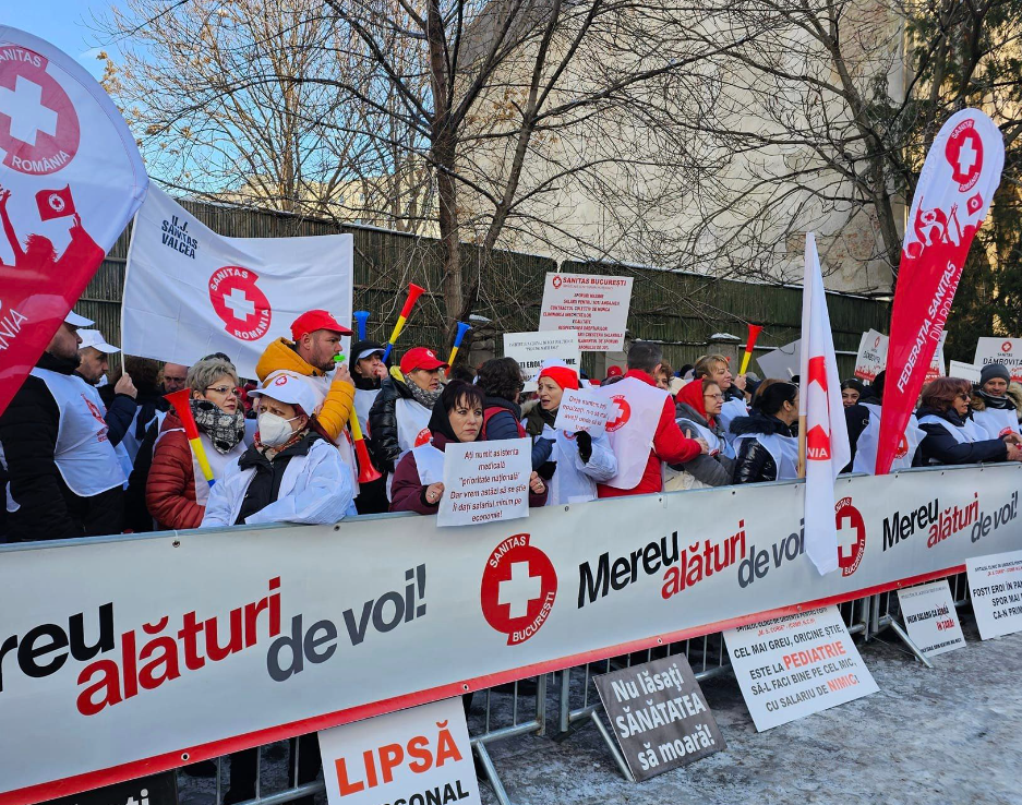 Protestul sindicaliștilor din Sănătate la ministerul Muncii/Foto: Federația Sanitas din România Facebook.com
