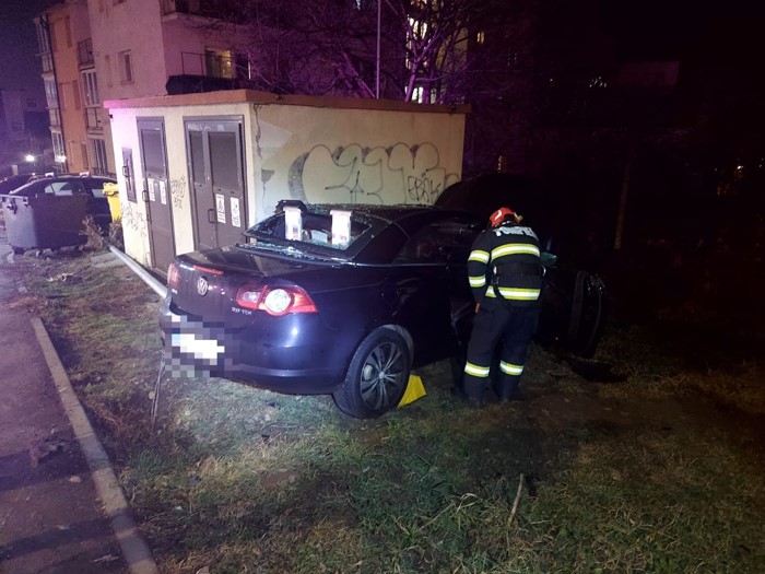 Accident sâmbătă noaptea pe Calea Turzii