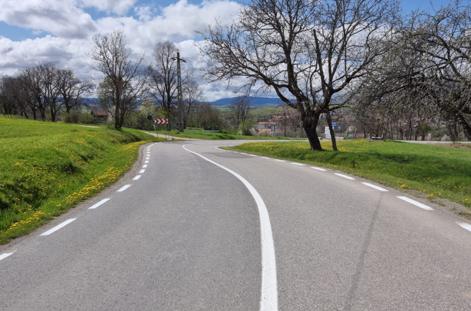 CJ Cluj „apasă pedala” pentru astfaltarea drumurilor județene și în 2024. FOTO: CJ Cluj